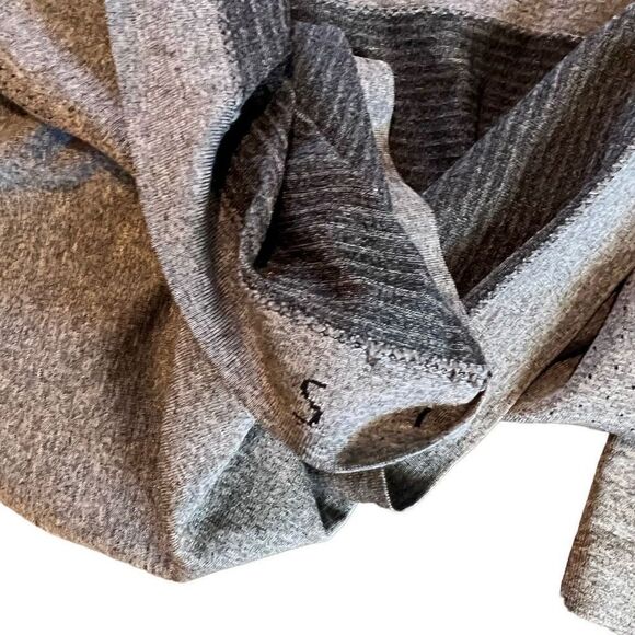 Lululemon bundle of 4 men’s shirts size s - Picture 6 of 9